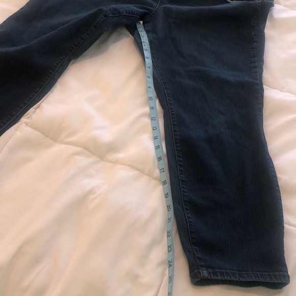 Torrid premium blue jeans skinny pants with great stretch - Picture 5 of 9